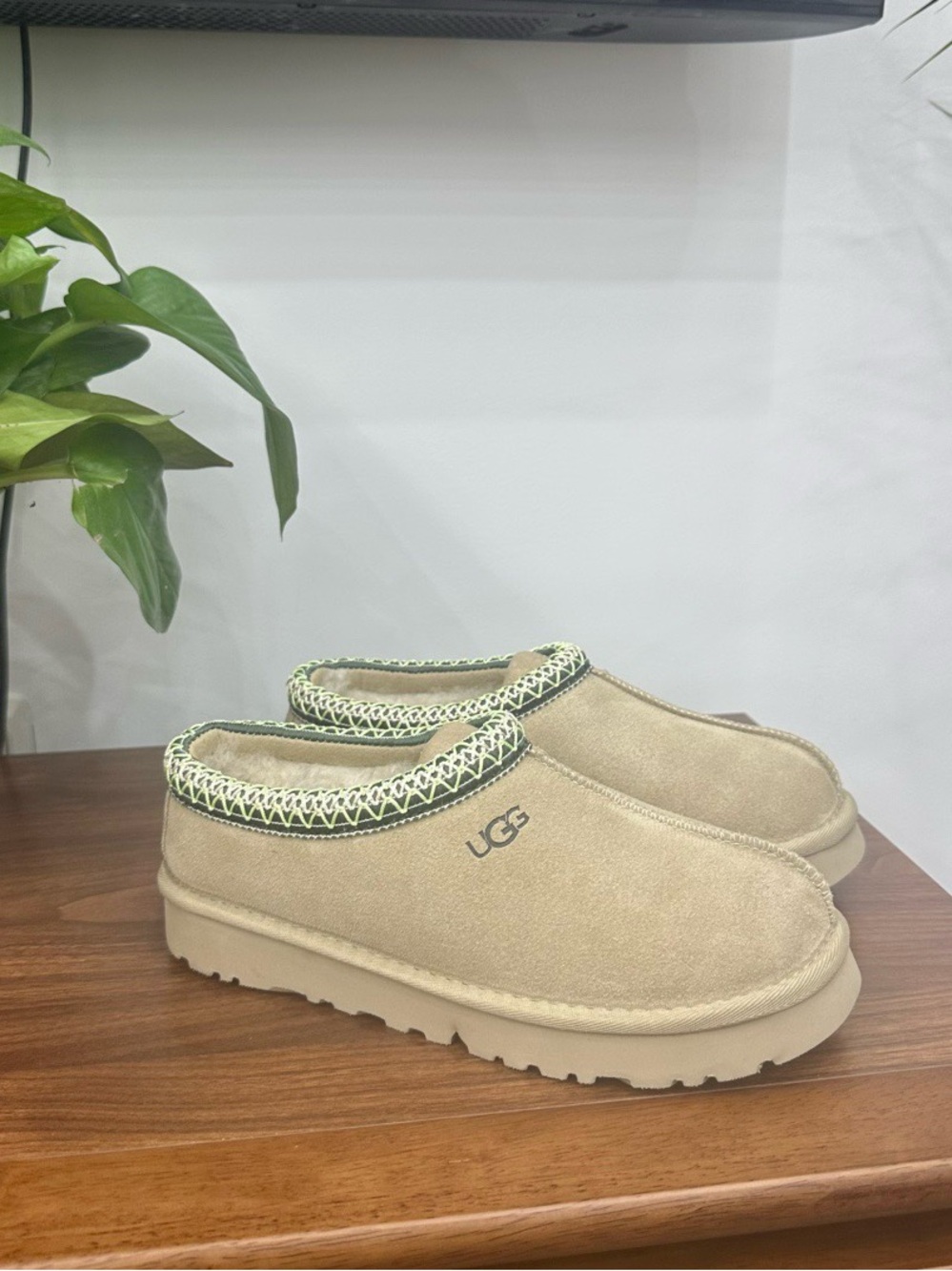 Brand New Women's Ugg Tasman Slip-Ons